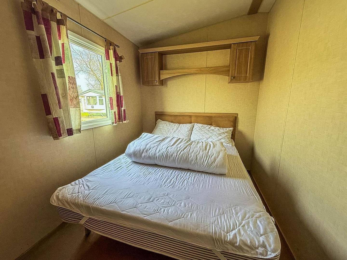 Spacious 8 Berth Caravan At Southview Holiday Park Near Skegness Ref 33018Ml Exterior photo